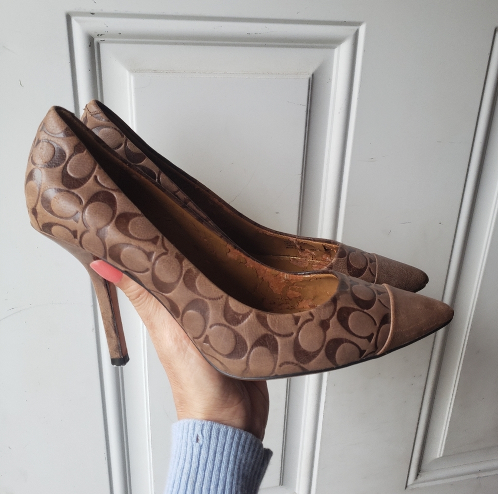 COACH Luca Signature Jacquard Monogram Brown Tan Leather Pointed Toe Pumps Sz 7